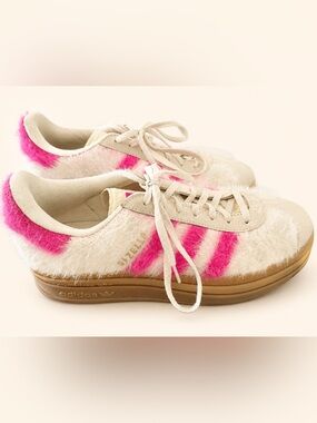 Adidas Gazelle Fuzzy White Hot Pink Sneakers size 8 1/2